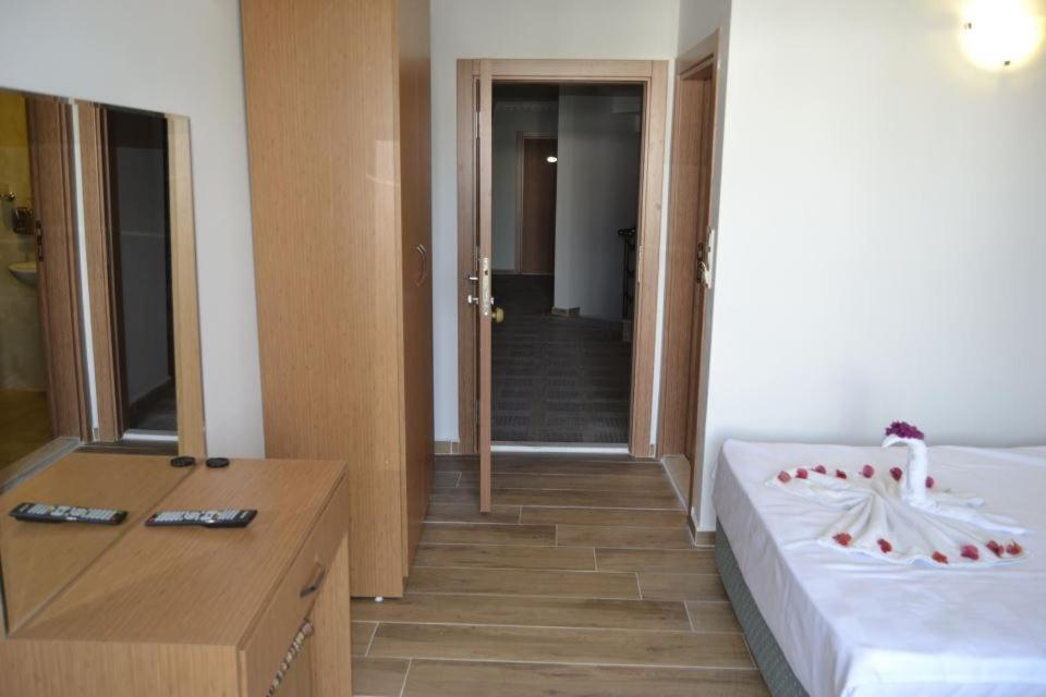 Britannia Hotel Кемер Екстериор снимка