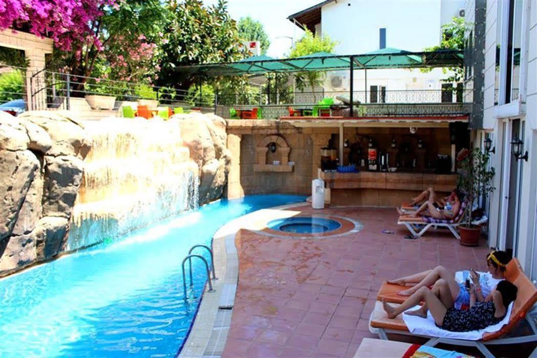 Britannia Hotel Кемер Екстериор снимка
